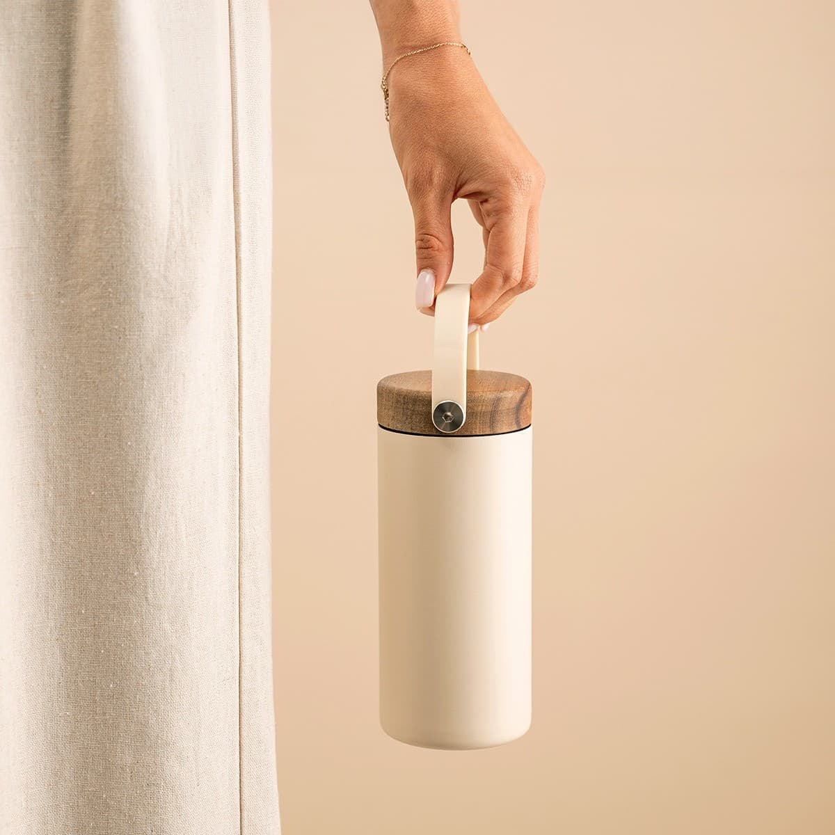 Termoska SYLVARA krémová s uchom a dreveným detailom 350 ml