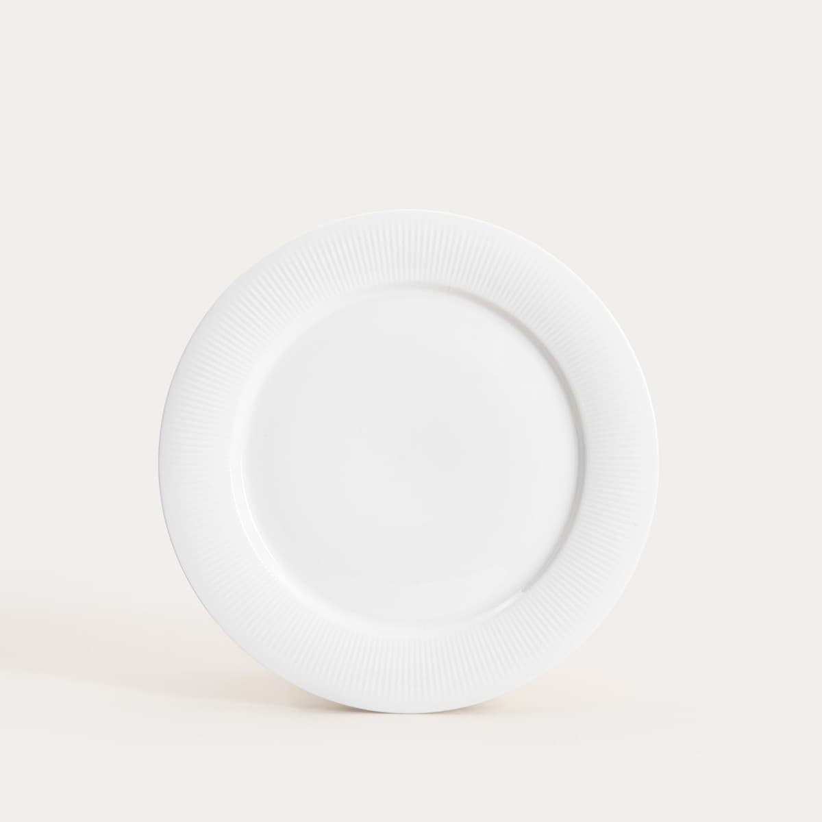 Plytký tanier DIBBA vrúbkovaný biely 26 cm